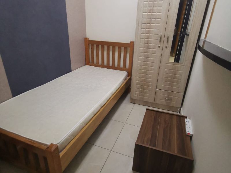 Single room available from move in. Just next to DMCC Metro.